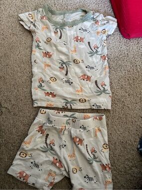 Toddler Short Sleeve Safari Pajama Set - Cream with Olive Trim
